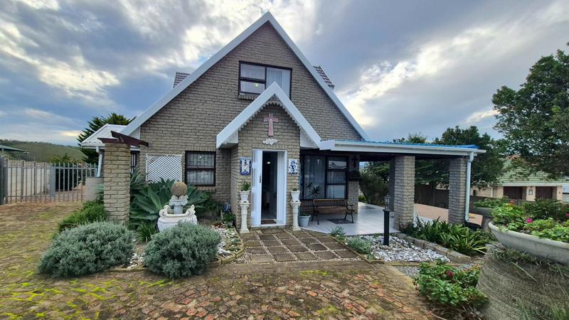 4 Bedroom Property for Sale in Hartenbos Heuwels Western Cape